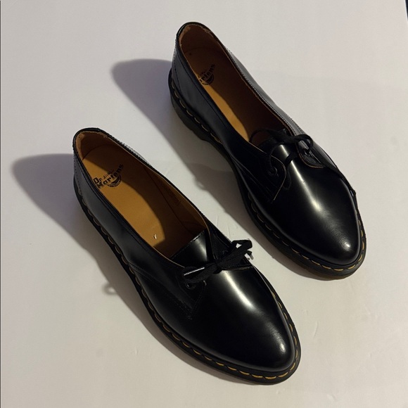 Martens Women's Core Siano 1-eye Black Leather oxfords Shoes